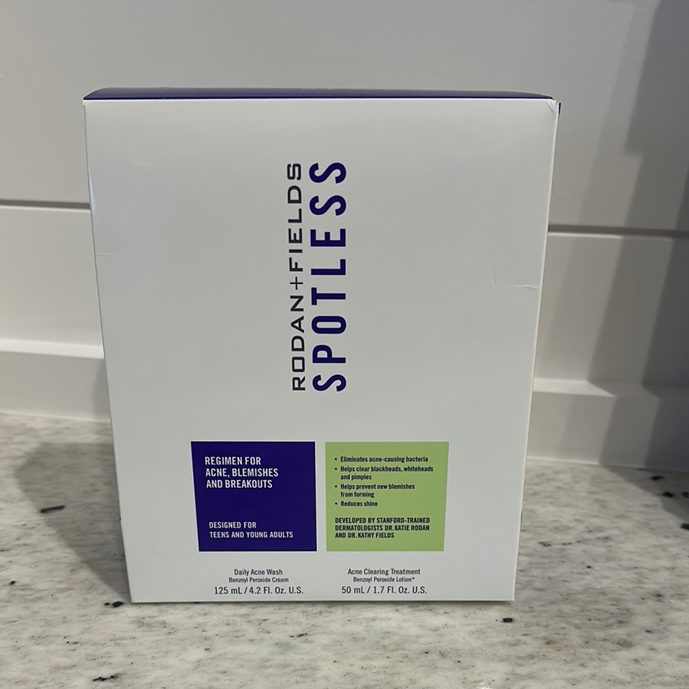 Rodan + Fields Spotless Acne & Blemish Kit White and Blue
